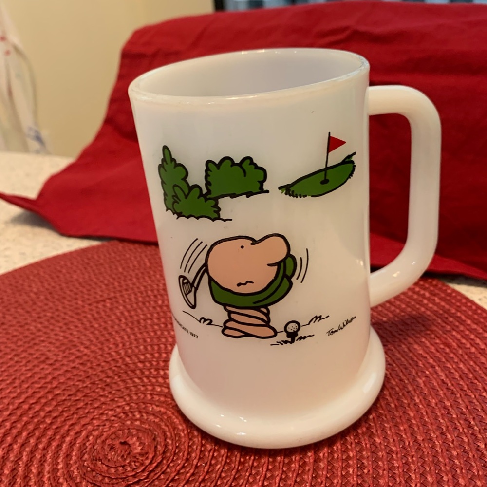 Vintage ZIGGY 1977 WORLD'S WORST GOLFER WHITE GLASS MUG/STEIN ,13TH HOLE